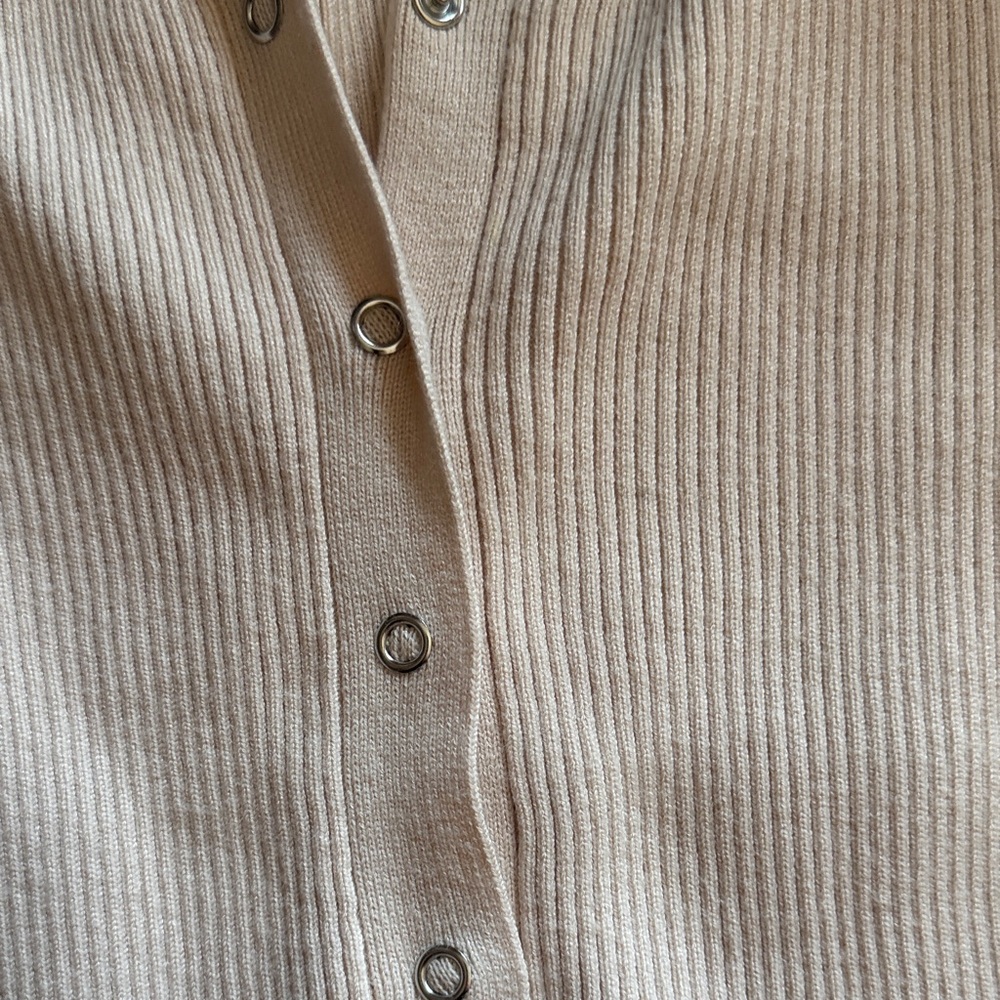 BCBGMaxAzria Beige V-Neck Sweater bodysuit - Picture 4 of 6